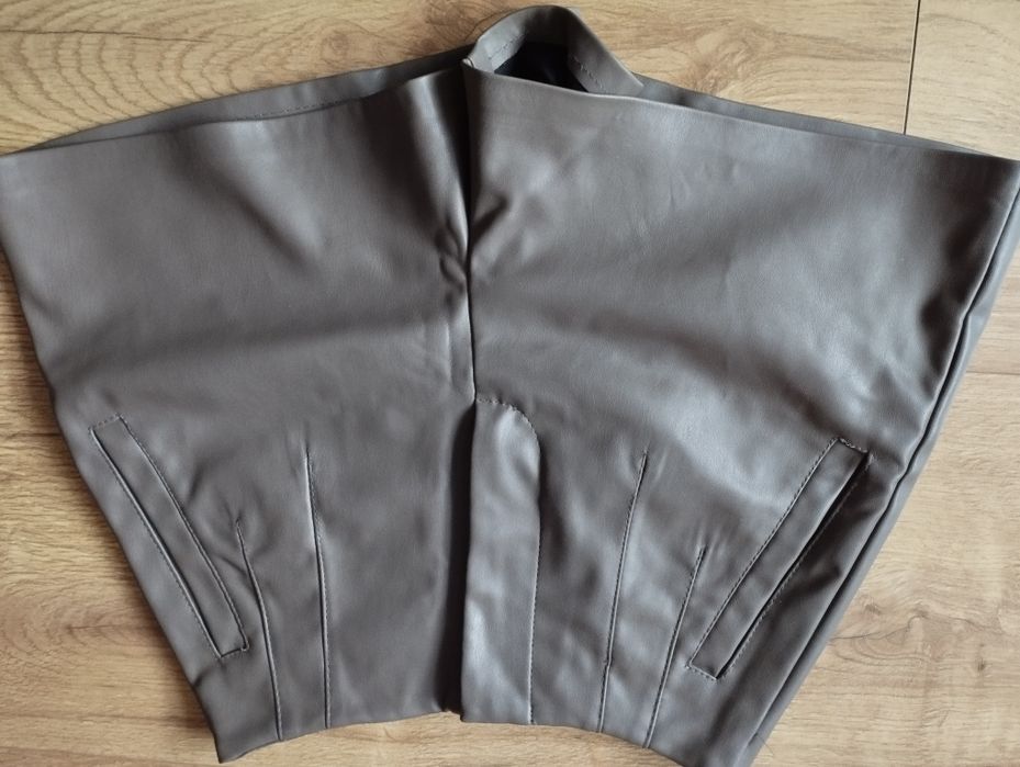 Szorty z ekoskóry -NOWE