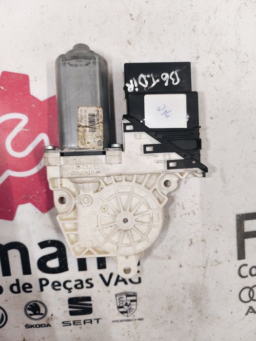 Motor Elevador de Vidro Traseiro Esquerdo - 1K0959704R