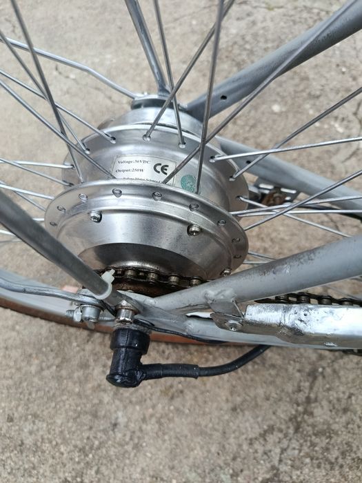 Bicicleta elétrica 36v roda 24.