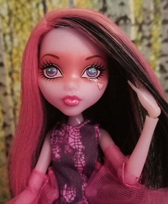 Монстер хай Дракулаура