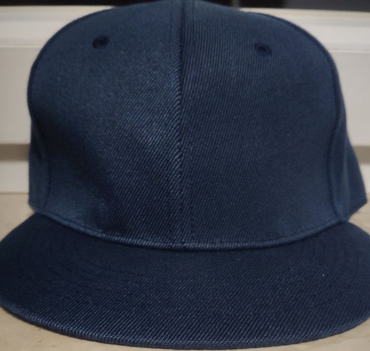 Czapka z prostym daszkiem