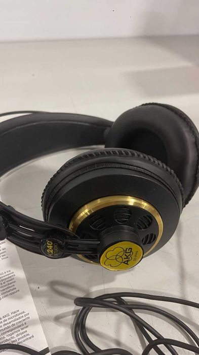 Легендарні студійні навушники AKG K240 Studio