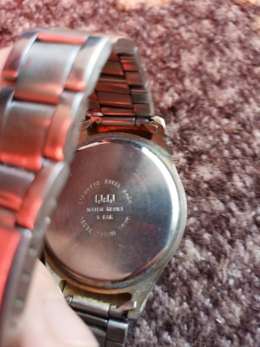 Продам часы qsq quartz