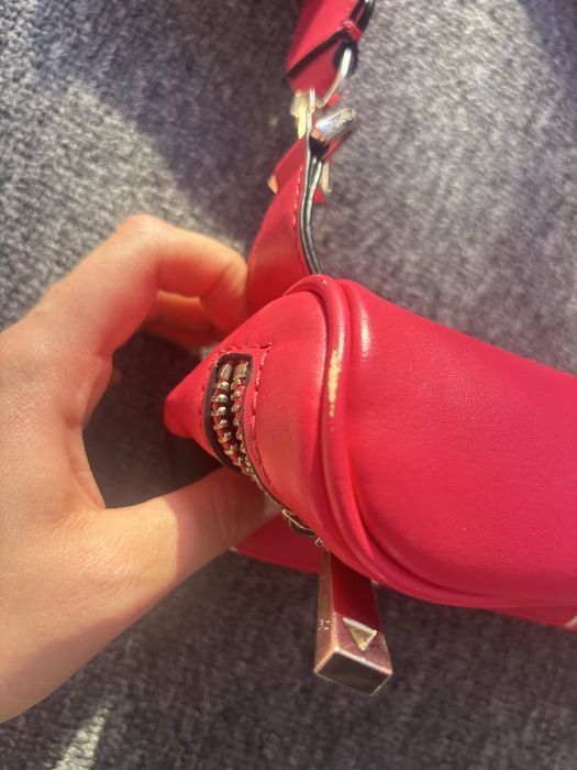 Бананка guess оригінал