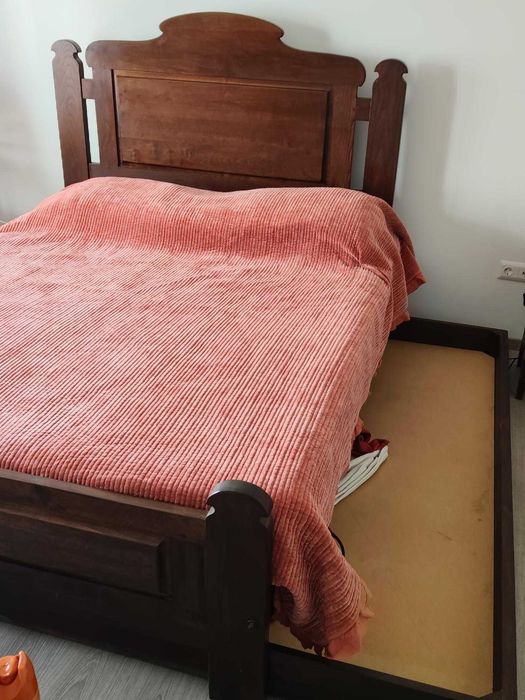Cama rústica maciça 160x200 cm, com gavetão