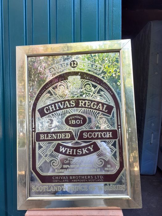 Vende-se  dois  quadros