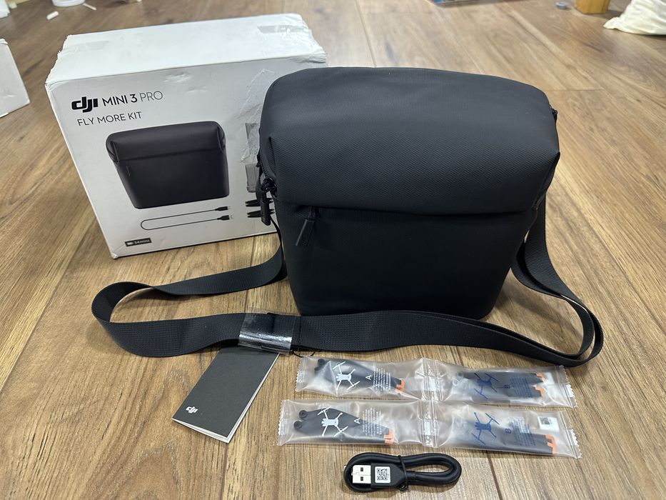 Nowy dron Dji mini 3  fly more combo+ zestaw Kit(torba,kabel,skrzydla)