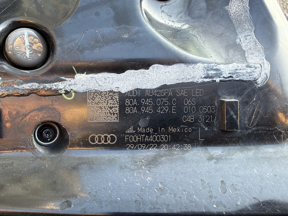 Задні фонарі Audi q5 2023