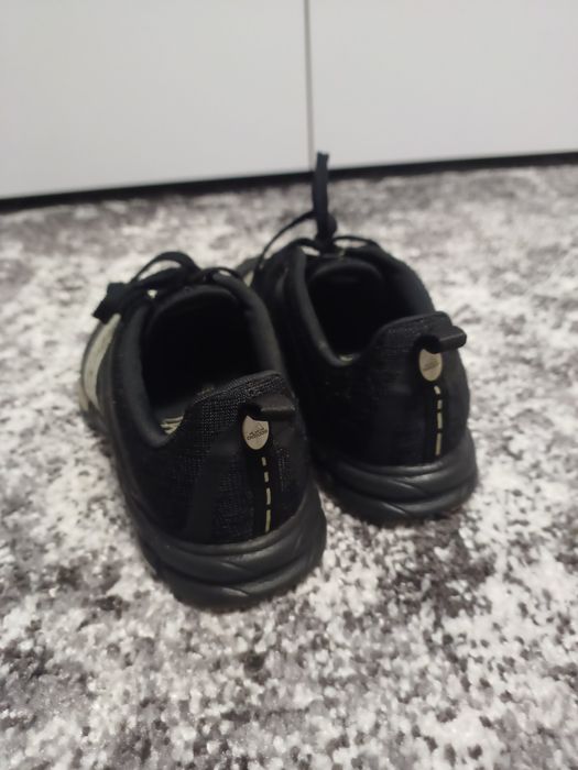 Кросівки жіночі 36р.