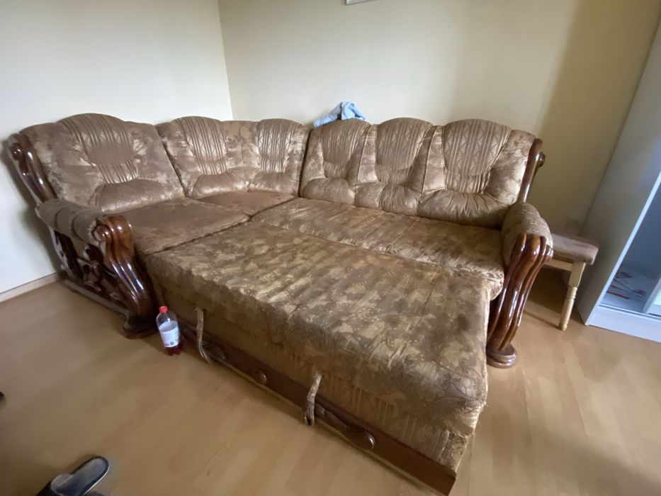 Дешево продам диван