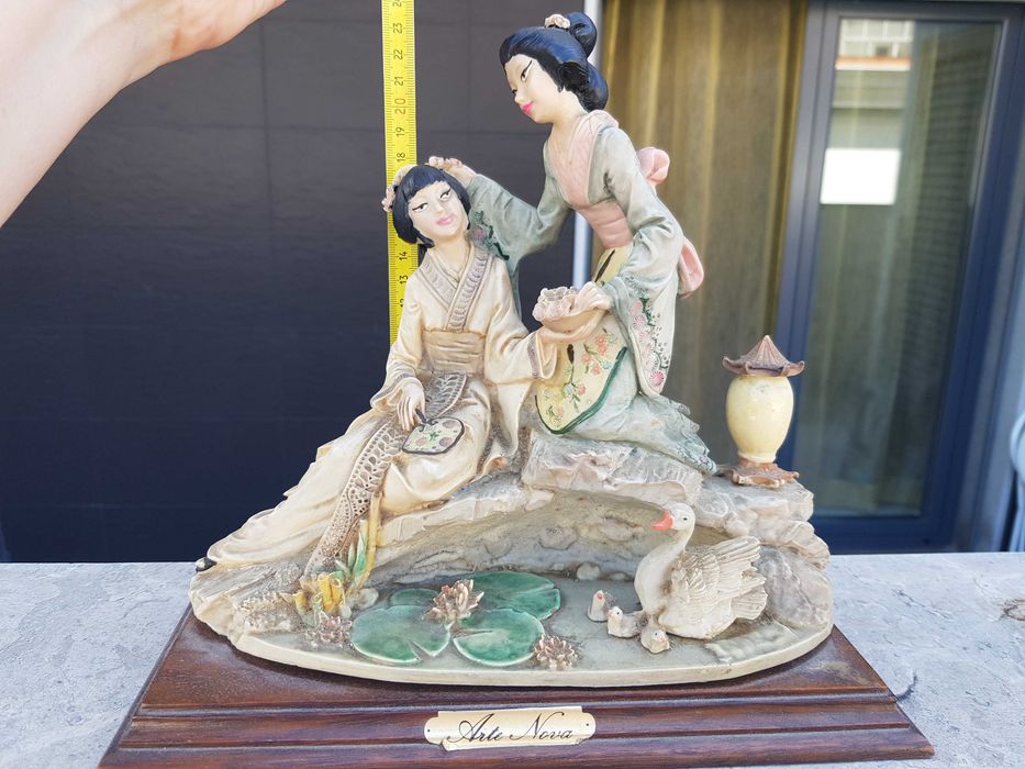 Estatueta em bom estado