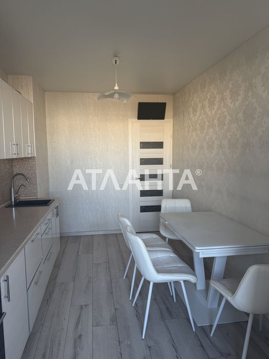 3-комнатная квартира Заболотного/Днепропетровская дорога. Газовый дом