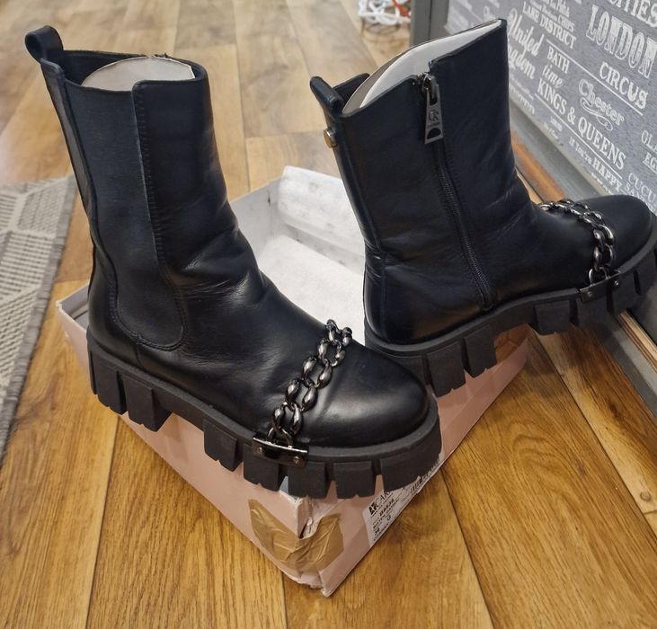 Buty Carinii stan bdb
