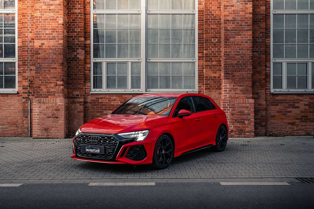 Wynajem Audi RS3 Hatchback / Sedan  Sportowy Wydech