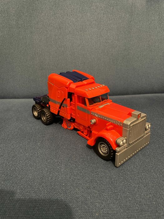 Transformers voyager First Strike Optimus Prime