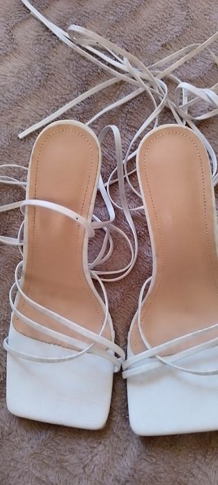 Босоніжки жіночі