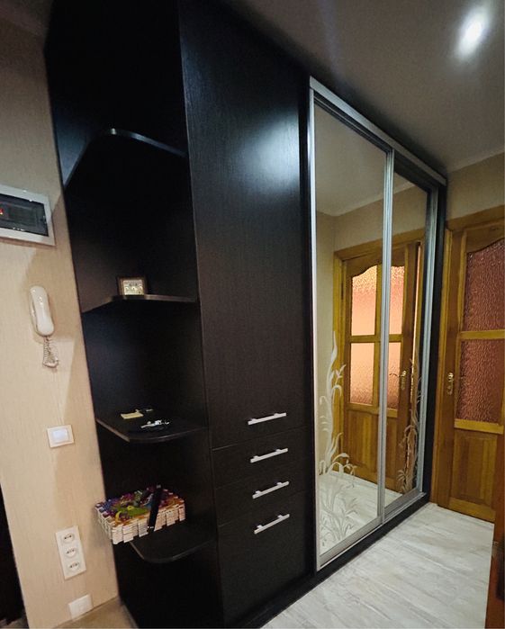 Продаємо 2 кімн. квартиру Героїв Маріуполя Мебльована