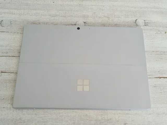 Microsoft Surface Pro 4 i5-6300U 256GB / 8GB RAM