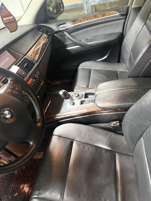 BMW X5   Продам вся в рідні красці