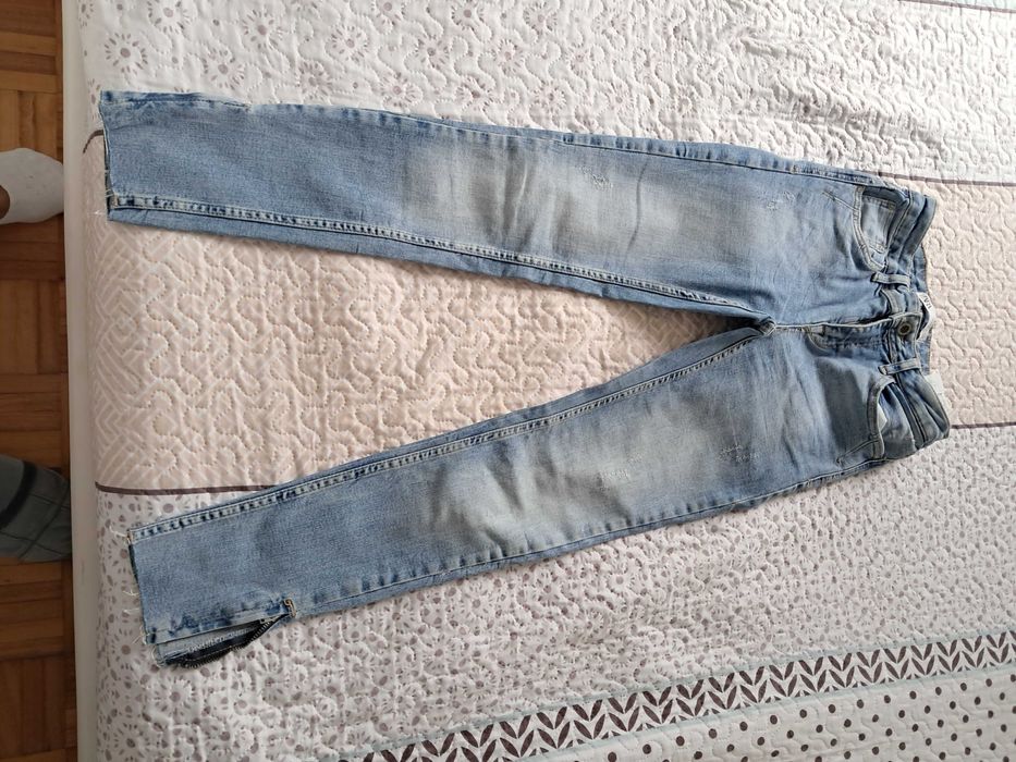 Calças de ganga da marca Zara como novas .