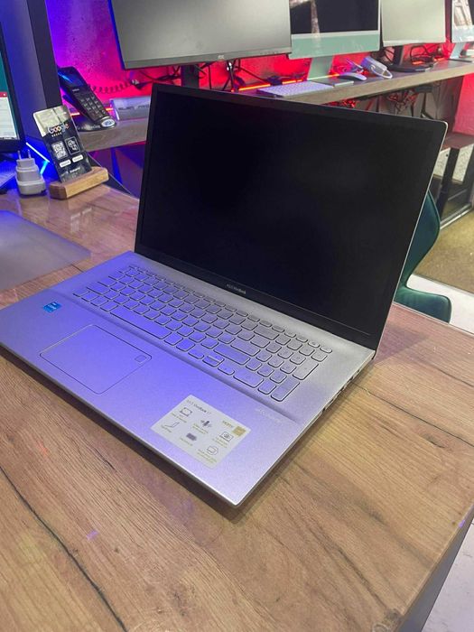 Asus VivoBook 17