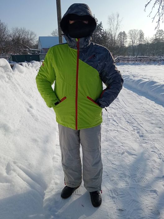 Продам лижний костюм.