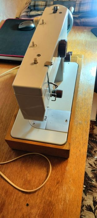 Швейная машинка Чайка 134м