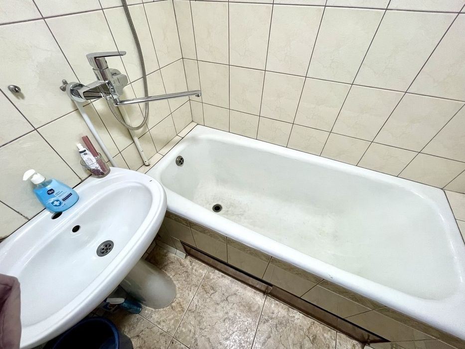 Продаж 2 кімнатна  чешка  Інгульський район сертифікат!
