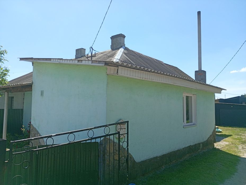 Продам будинок (напів будинок)