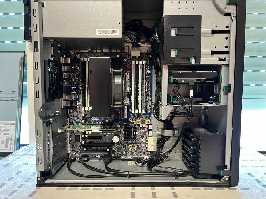 Workstation HP Z440 – Xeon E5-2680 v4 | 32GB DDR4 ECC | SSD 256GB + HDD 2TB | NVIDIA Quadro K620