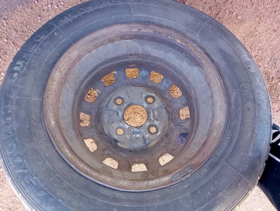 Продам запаску r13 4*114.3