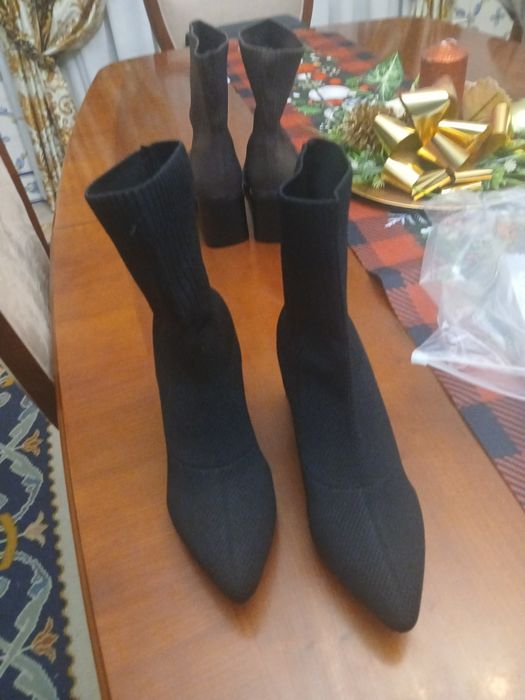Botas pretas Novas