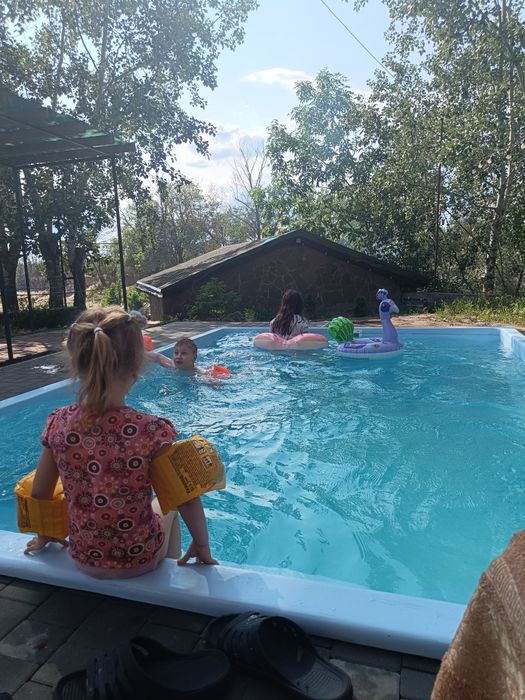 Будинок на березі річки