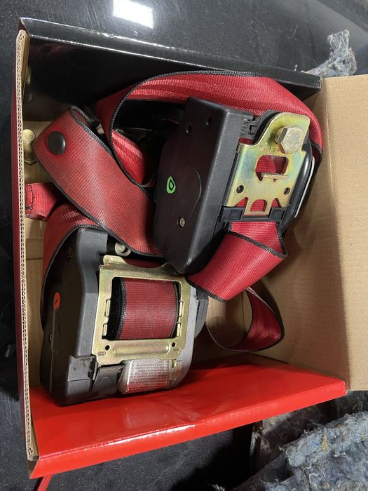 Pasy czerwone oryginalne Lupo GTI Polo