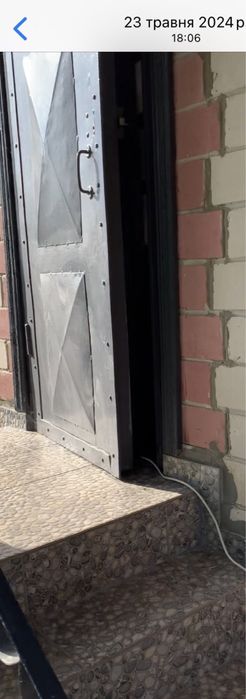 Двері металеві з внутрішнім замком