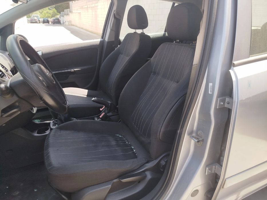 Para peças OPEL Corsa D