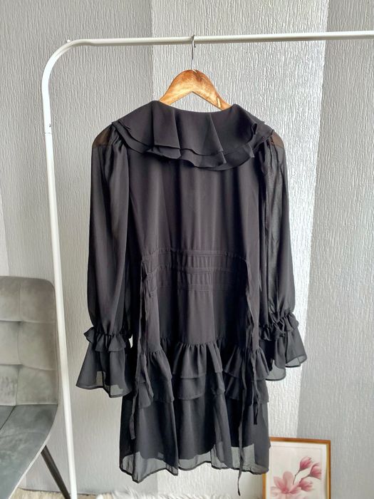 Гарна сукня з рюшами Boohoo, р-р  uk 8-10