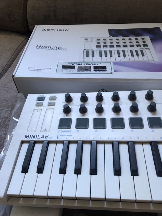 Controlador MIDI Arturia MINILAB mkII