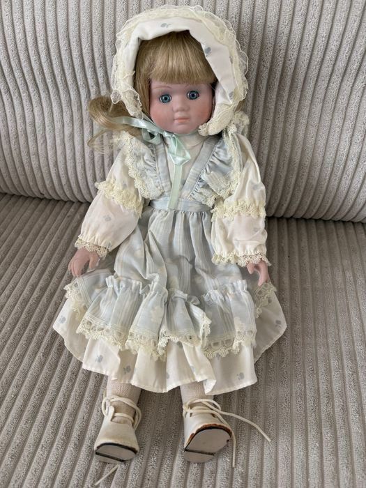 porcelanowa lalka kolekcjonerska