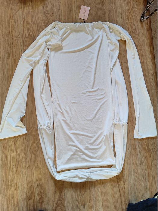 Biała sukienka obcisła midi głęboki dekolt długi rękaw Missguided 38