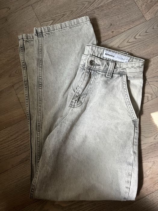 Сірі беггі джинси BERSHKA