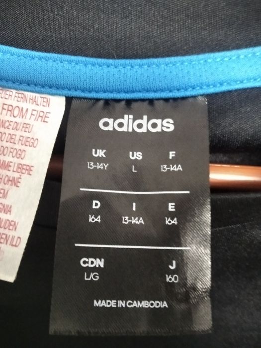 Фудболка  адідас розмір L