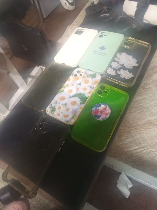Чохли для iPhone 11