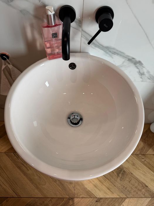 Umywalka Rea stojaca lazienkowa wolnostojaca biala ceramiczna jak nowa