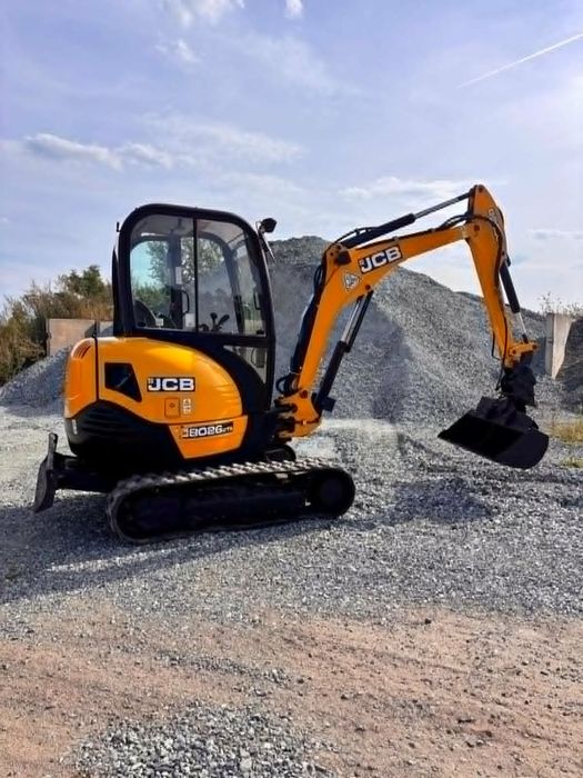 JCB 8026