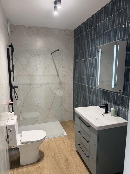 Wynajem- 2 pokoje 46 m2+ ogródek+ miejsce postojowe w garażu podziemnym, czynsz 651 zl, kaucja 3500 zl , możliwość podłączenia internetu , nowe
