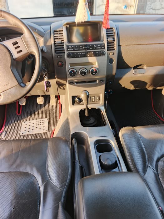 Продам nissan navara d40