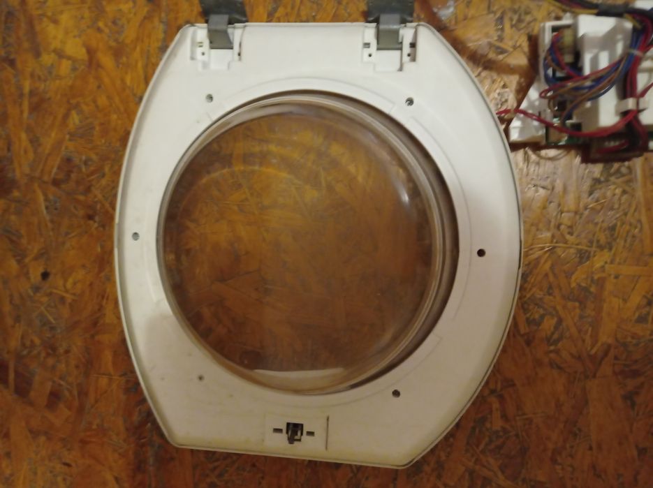 Стиральная машина Ariston.