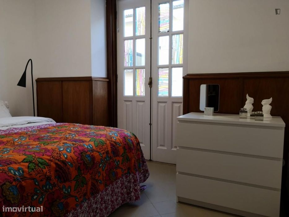 Quarto - localizado em Sé de Braga e São Lázaro Braga