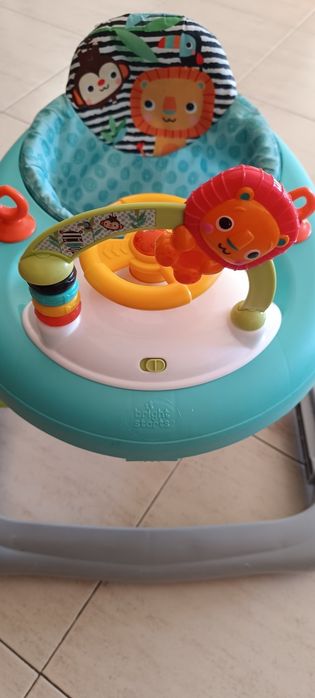 Andador criança suporta até 15 kg